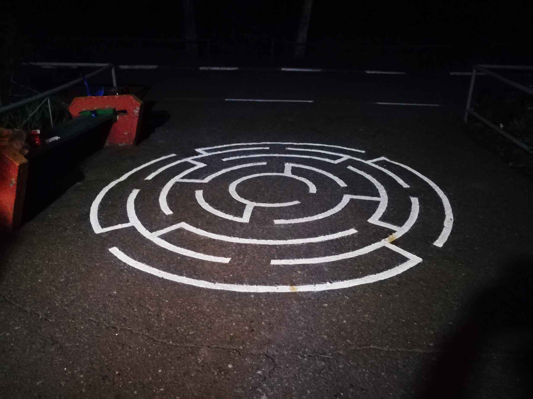 Классики, лабиринты, рисунки на асфальте дома №1 по ул. Взлётная, 2022 г.